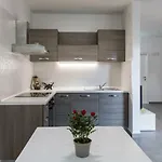 Spacious With Terrace Near Old Town Apartmán *