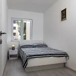 Spacious With Terrace Near Old Town *